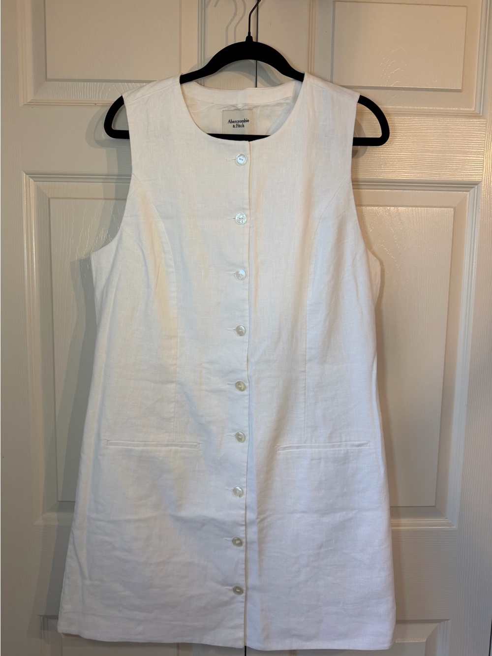Abercrombie & Fitch White Sleeveless Button-Dress NWT